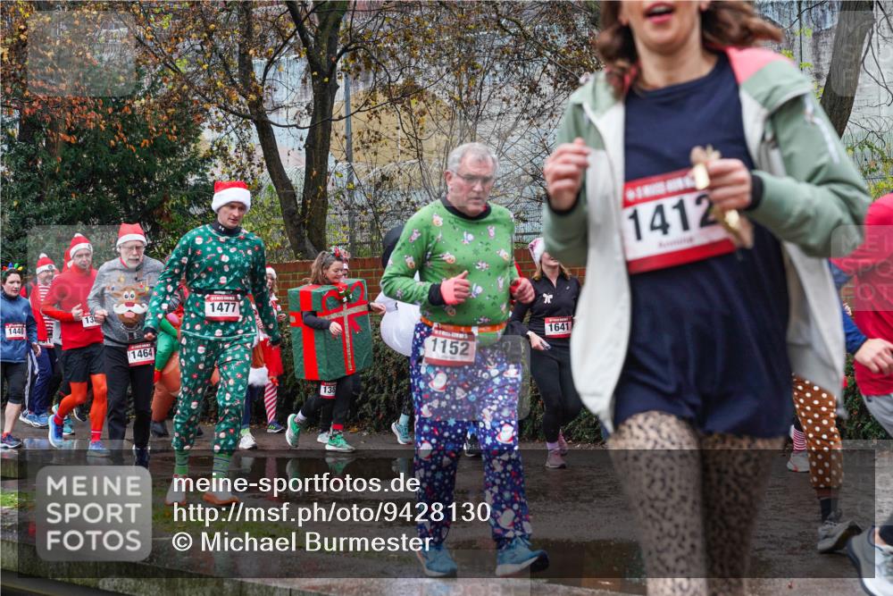 07.12.2025 - St. Pauli X-Mass-Run No. 15 Michael Burmester http://msf.ph/oto/9428130 07.12.2025 10:45:33 Laufen 1440, 13, 1464, 1477, 138, 1152, 1641, 1412 meine-sportfotos.de