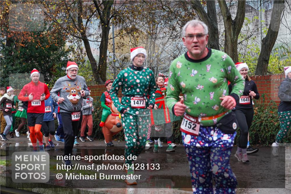 07.12.2025 - St. Pauli X-Mass-Run No. 15 Michael Burmester http://msf.ph/oto/9428133 07.12.2025 10:45:34 Laufen 389, 155, 1381, 440, 1464, 315, 1477, 138, 1152, 1641 meine-sportfotos.de