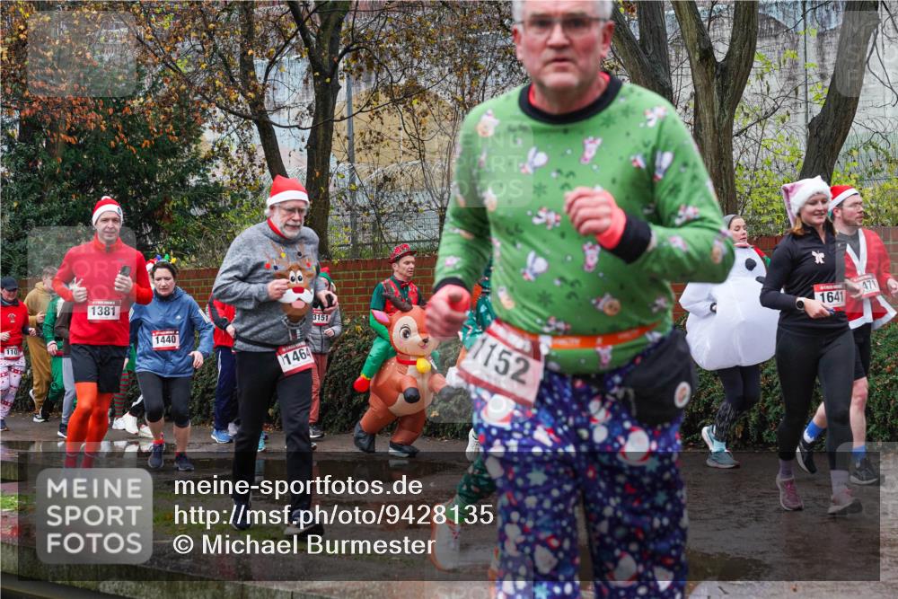 07.12.2025 - St. Pauli X-Mass-Run No. 15 Michael Burmester http://msf.ph/oto/9428135 07.12.2025 10:45:34 Laufen 110, 1381, 1440, 1464, 3151, 1152, 1641, 471 meine-sportfotos.de