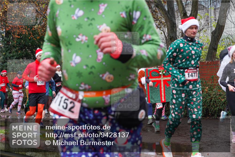 07.12.2025 - St. Pauli X-Mass-Run No. 15 Michael Burmester http://msf.ph/oto/9428137 07.12.2025 10:45:35 Laufen 1123, 110, 1381, 397, 152, 1383, 1477 meine-sportfotos.de