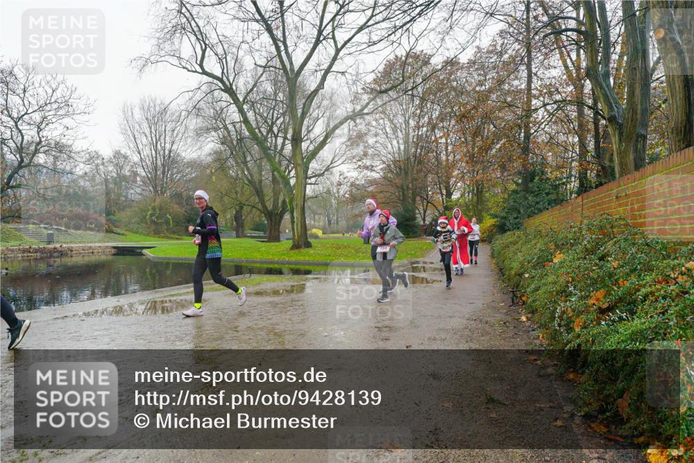 07.12.2025 - St. Pauli X-Mass-Run No. 15 Michael Burmester http://msf.ph/oto/9428139 07.12.2025 11:40:44 Laufen  meine-sportfotos.de