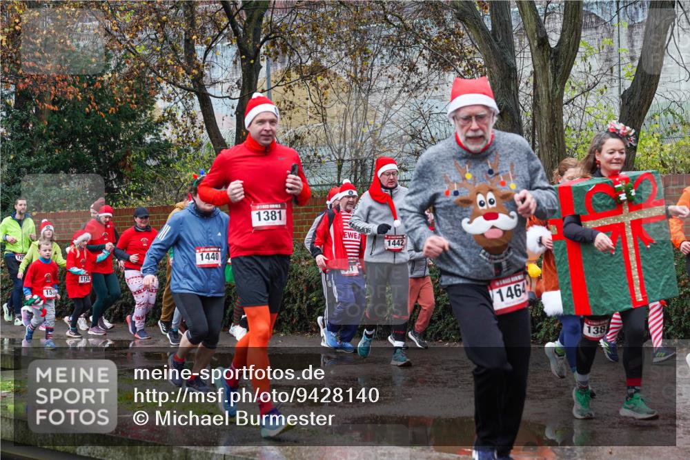 07.12.2025 - St. Pauli X-Mass-Run No. 15 Michael Burmester http://msf.ph/oto/9428140 07.12.2025 10:45:36 Laufen 153, 1129, 1440, 1381, 1442, 1464, 138 meine-sportfotos.de