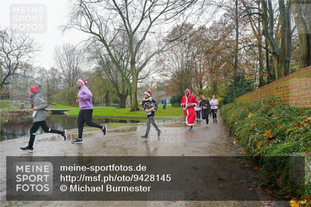 07.12.2025 - St. Pauli X-Mass-Run No. 15 Michael Burmester http://msf.ph/oto/9428145 07.12.2025 11:40:45 Laufen 1979 meine-sportfotos.de