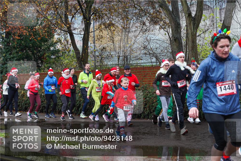 07.12.2025 - St. Pauli X-Mass-Run No. 15 Michael Burmester http://msf.ph/oto/9428148 07.12.2025 10:45:39 Laufen 12, 124, 1529, 12, 1402, 1125, 1531, 389, 397, 1440 meine-sportfotos.de