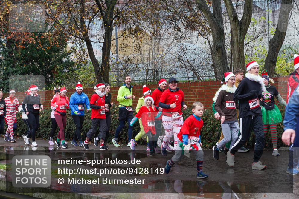 07.12.2025 - St. Pauli X-Mass-Run No. 15 Michael Burmester http://msf.ph/oto/9428149 07.12.2025 10:45:39 Laufen 1460, 1226, 1249, 1260, 152, 1129, 110, 389, 397, 153 meine-sportfotos.de
