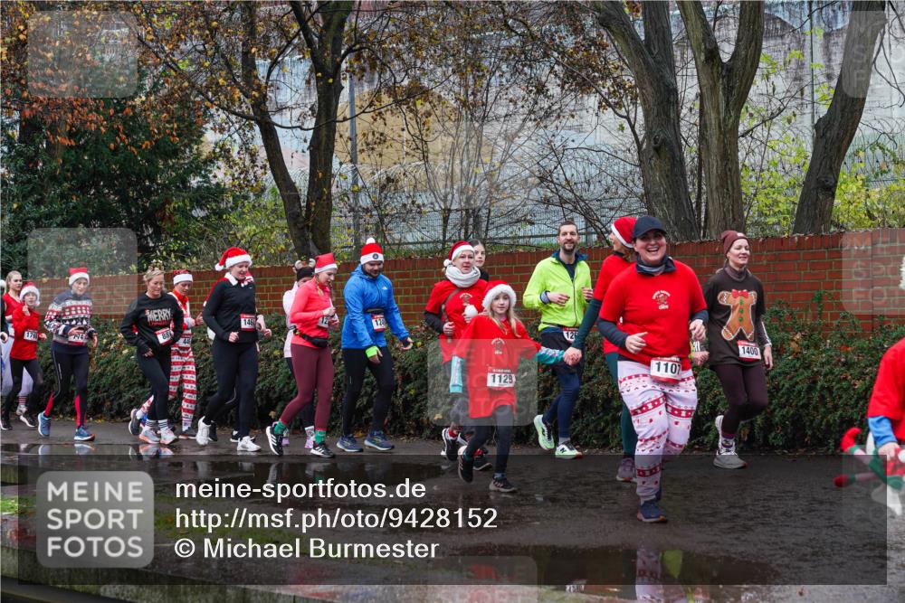 07.12.2025 - St. Pauli X-Mass-Run No. 15 Michael Burmester http://msf.ph/oto/9428152 07.12.2025 10:45:41 Laufen 889, 146, 12, 1129, 12, 1400, 1107 meine-sportfotos.de