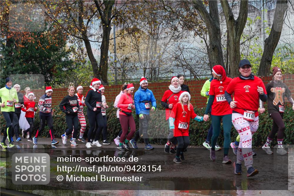 07.12.2025 - St. Pauli X-Mass-Run No. 15 Michael Burmester http://msf.ph/oto/9428154 07.12.2025 10:45:41 Laufen 781, 1766, 1769, 146, 396, 124, 1129, 1123, 1107, 1400 meine-sportfotos.de