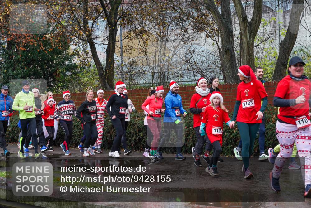 07.12.2025 - St. Pauli X-Mass-Run No. 15 Michael Burmester http://msf.ph/oto/9428155 07.12.2025 10:45:41 Laufen 81, 1233, 146, 774, 88, 446, 1228, 12, 1129, 1123, 110 meine-sportfotos.de