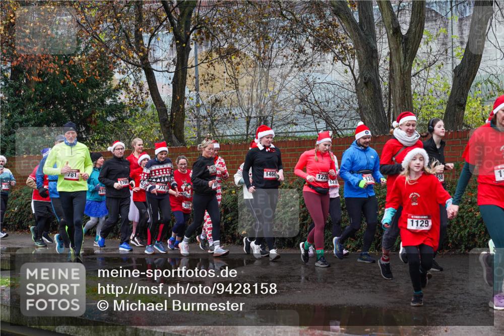 07.12.2025 - St. Pauli X-Mass-Run No. 15 Michael Burmester http://msf.ph/oto/9428158 07.12.2025 10:45:42 Laufen 781, 1766, 774, 185, 377, 1460, 1226, 124, 123, 1129, 558, 1 meine-sportfotos.de