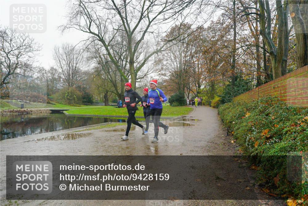 07.12.2025 - St. Pauli X-Mass-Run No. 15 Michael Burmester http://msf.ph/oto/9428159 07.12.2025 11:40:59 Laufen 1864, 865 meine-sportfotos.de