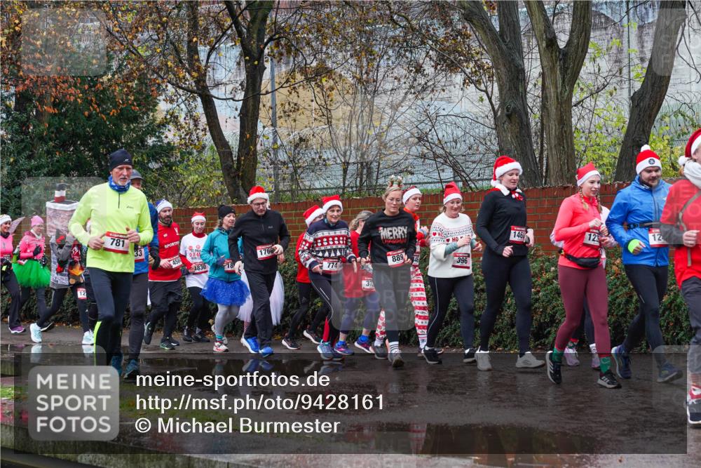 07.12.2025 - St. Pauli X-Mass-Run No. 15 Michael Burmester http://msf.ph/oto/9428161 07.12.2025 10:45:43 Laufen 12, 781, 33, 458, 1830, 18, 1766, 774, 37, 889, 146, 396, 12, 12 meine-sportfotos.de