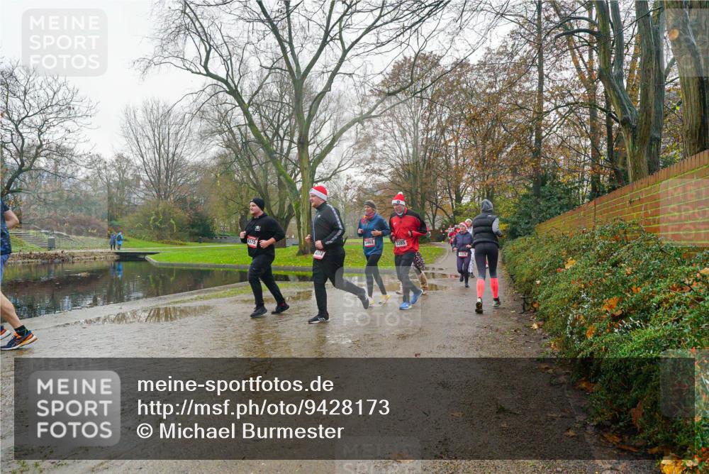 07.12.2025 - St. Pauli X-Mass-Run No. 15 Michael Burmester http://msf.ph/oto/9428173 07.12.2025 11:41:14 Laufen 4375, 3463, 3385, 1225 meine-sportfotos.de