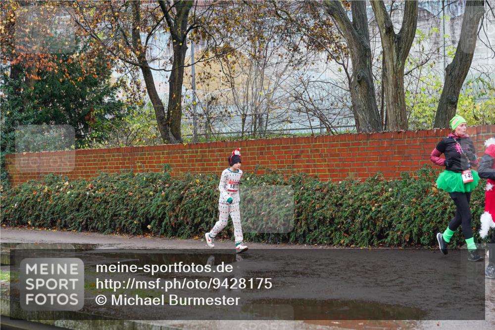 07.12.2025 - St. Pauli X-Mass-Run No. 15 Michael Burmester http://msf.ph/oto/9428175 07.12.2025 10:45:50 Laufen 1812, 149 meine-sportfotos.de