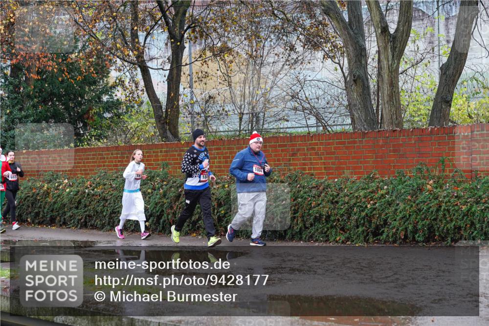 07.12.2025 - St. Pauli X-Mass-Run No. 15 Michael Burmester http://msf.ph/oto/9428177 07.12.2025 10:45:58 Laufen 693, 8, 1084 meine-sportfotos.de