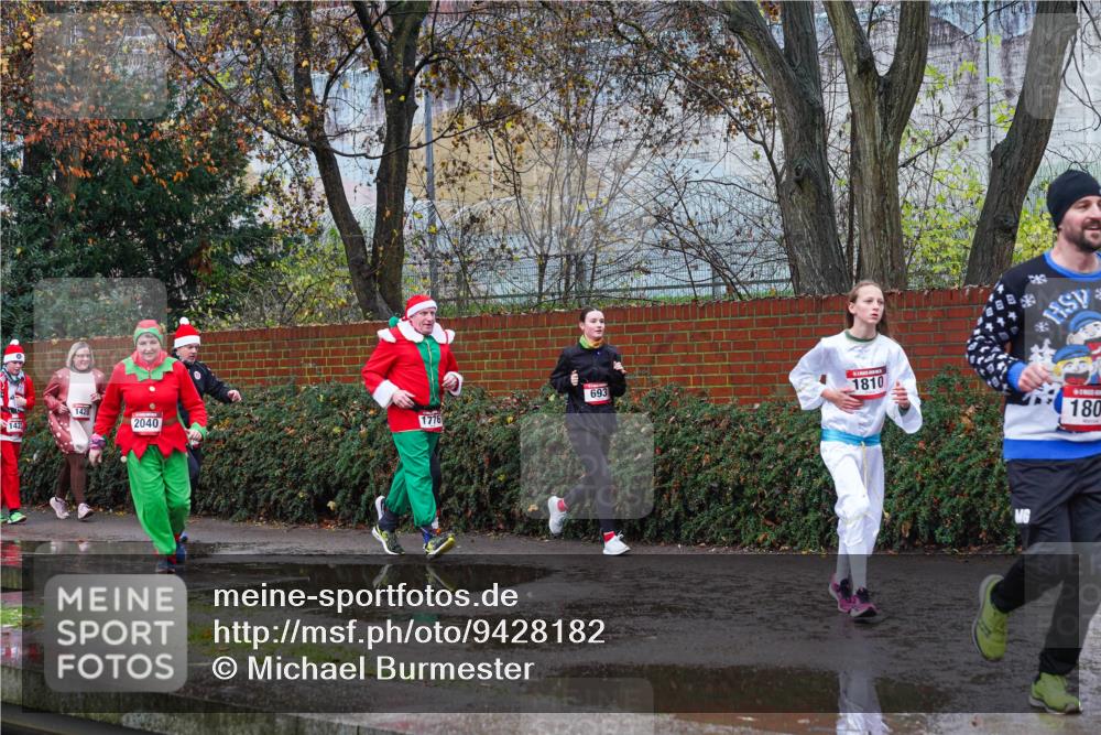 07.12.2025 - St. Pauli X-Mass-Run No. 15 Michael Burmester http://msf.ph/oto/9428182 07.12.2025 10:46:01 Laufen 1420, 2040, 1776, 693, 1810, 180 meine-sportfotos.de
