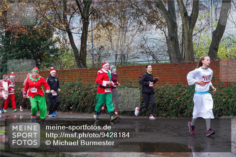 07.12.2025 - St. Pauli X-Mass-Run No. 15 Michael Burmester http://msf.ph/oto/9428184 07.12.2025 10:46:01 Laufen 1422, 2040, 1810, 1778, 1776 meine-sportfotos.de