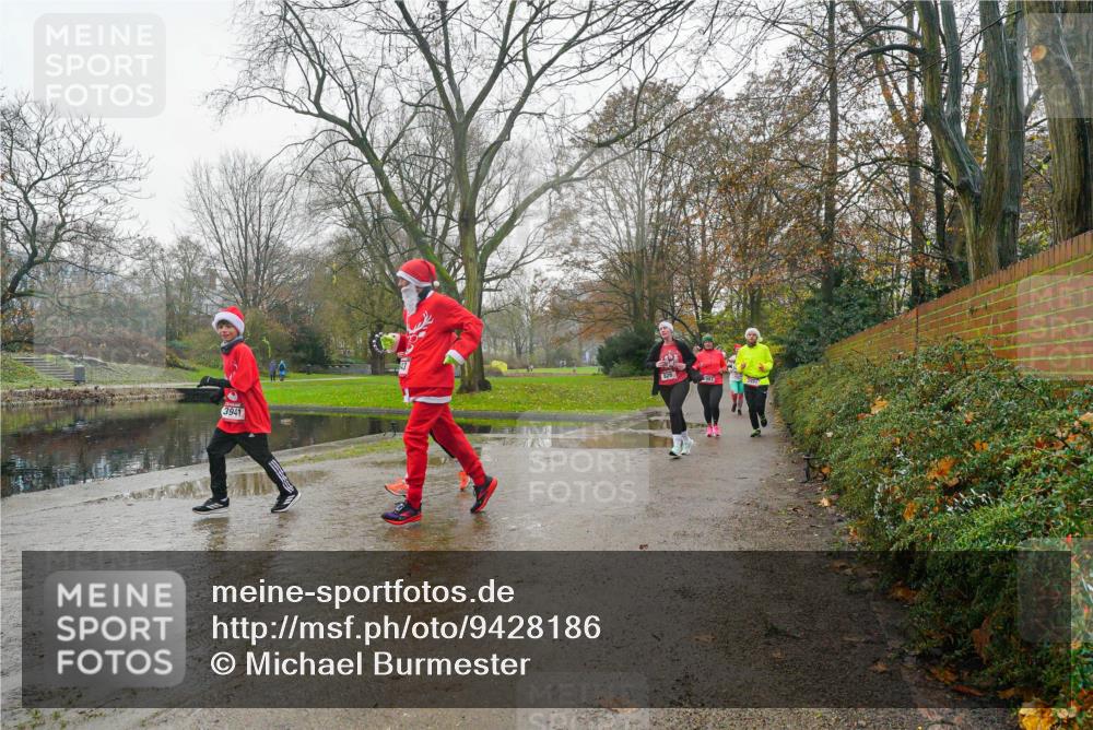 07.12.2025 - St. Pauli X-Mass-Run No. 15 Michael Burmester http://msf.ph/oto/9428186 07.12.2025 11:41:24 Laufen 3941, 826 meine-sportfotos.de