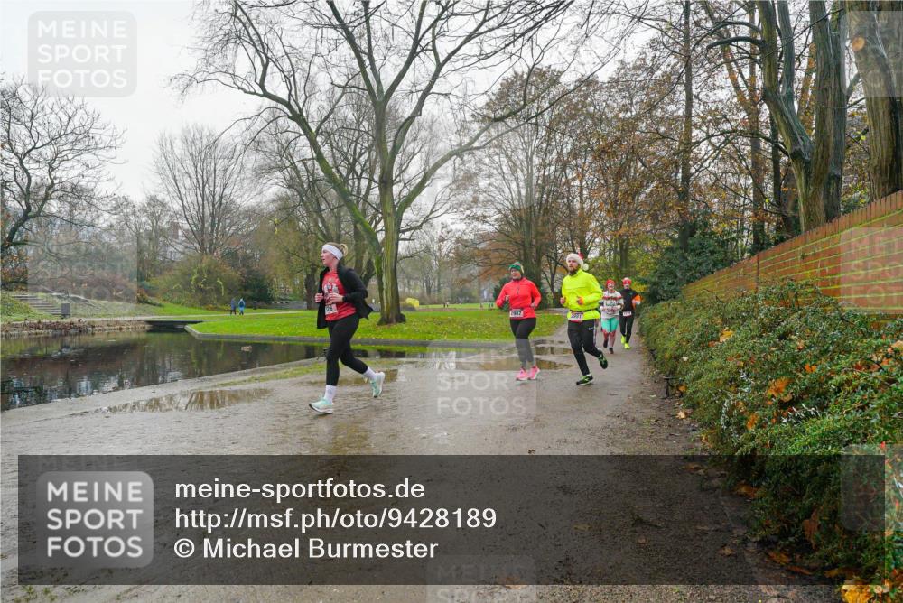 07.12.2025 - St. Pauli X-Mass-Run No. 15 Michael Burmester http://msf.ph/oto/9428189 07.12.2025 11:41:26 Laufen 2987, 2991 meine-sportfotos.de