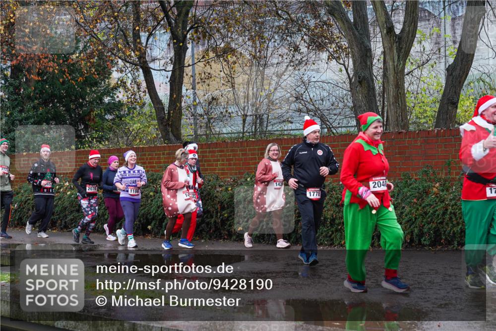07.12.2025 - St. Pauli X-Mass-Run No. 15 Michael Burmester http://msf.ph/oto/9428190 07.12.2025 10:46:04 Laufen 2773, 2070, 1186, 142, 2040, 1778, 17 meine-sportfotos.de