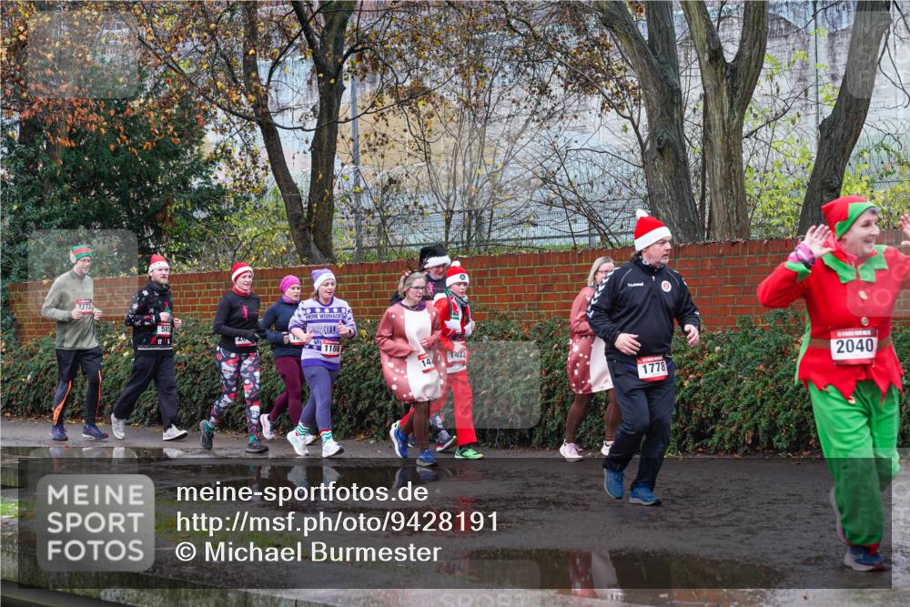 07.12.2025 - St. Pauli X-Mass-Run No. 15 Michael Burmester http://msf.ph/oto/9428191 07.12.2025 10:46:05 Laufen 2773, 1186, 14, 1423, 1778, 2040 meine-sportfotos.de