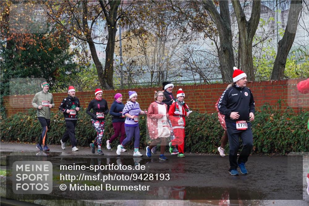 07.12.2025 - St. Pauli X-Mass-Run No. 15 Michael Burmester http://msf.ph/oto/9428193 07.12.2025 10:46:05 Laufen 2773, 585, 2070, 118, 1422, 1778 meine-sportfotos.de