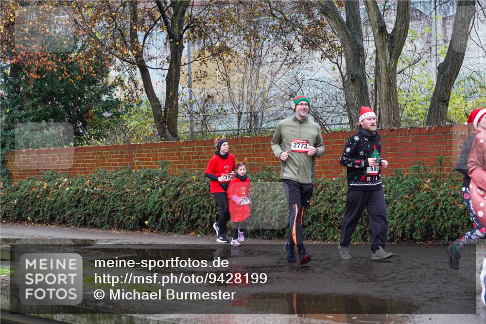 07.12.2025 - St. Pauli X-Mass-Run No. 15 Michael Burmester http://msf.ph/oto/9428199 07.12.2025 10:46:08 Laufen 1, 114, 2773, 585 meine-sportfotos.de
