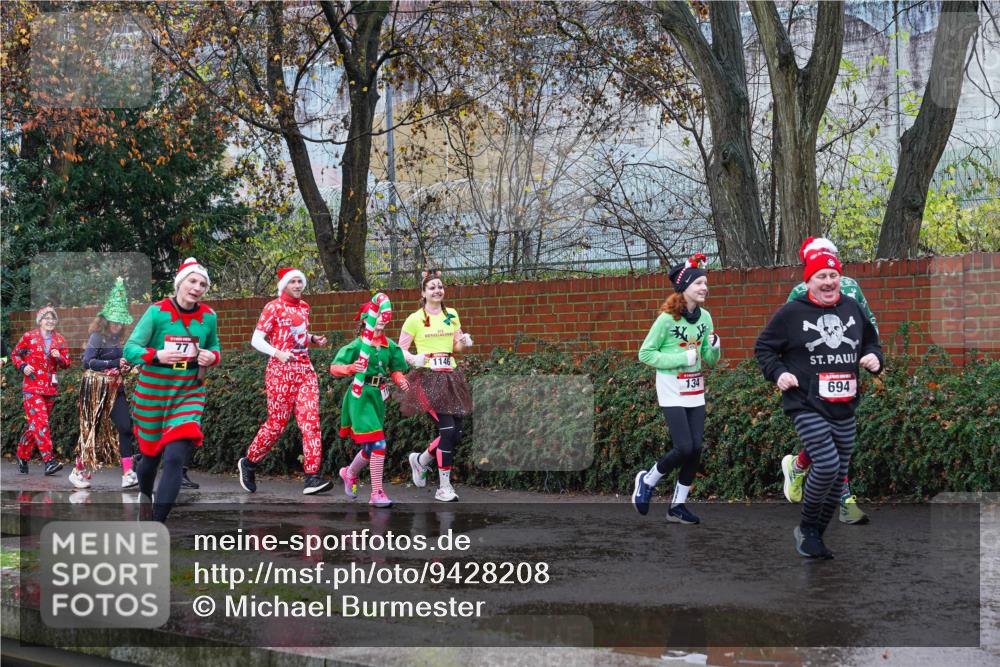 07.12.2025 - St. Pauli X-Mass-Run No. 15 Michael Burmester http://msf.ph/oto/9428208 07.12.2025 10:46:36 Laufen 77, 1146, 134, 694 meine-sportfotos.de
