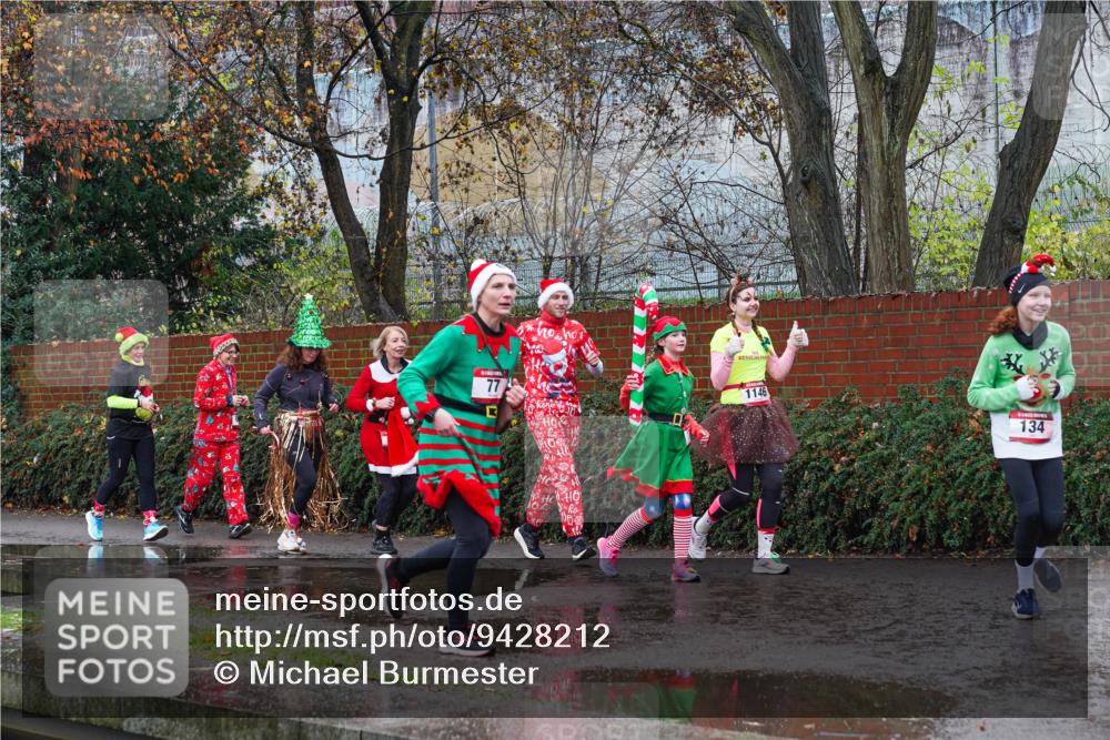 07.12.2025 - St. Pauli X-Mass-Run No. 15 Michael Burmester http://msf.ph/oto/9428212 07.12.2025 10:46:37 Laufen 77, 1146, 134 meine-sportfotos.de