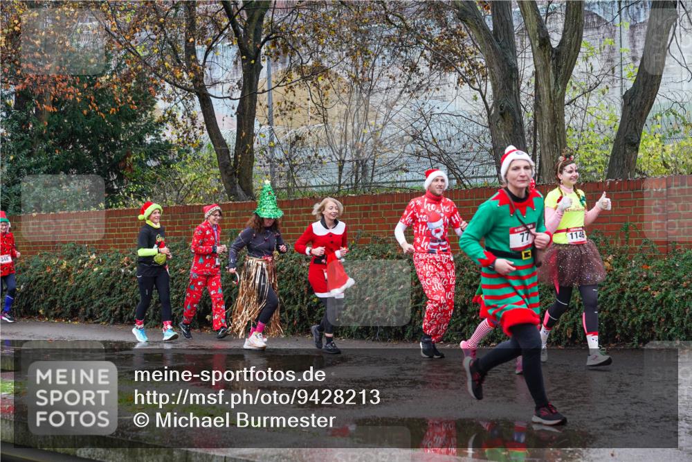 07.12.2025 - St. Pauli X-Mass-Run No. 15 Michael Burmester http://msf.ph/oto/9428213 07.12.2025 10:46:38 Laufen 348, 77, 1146 meine-sportfotos.de