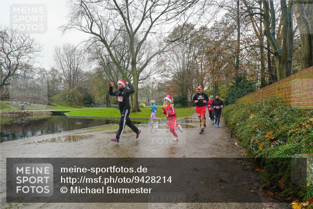 07.12.2025 - St. Pauli X-Mass-Run No. 15 Michael Burmester http://msf.ph/oto/9428214 07.12.2025 11:41:47 Laufen 3125 meine-sportfotos.de