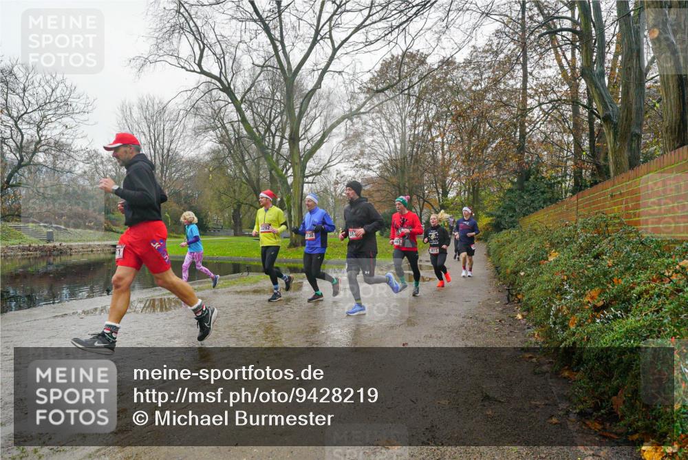 07.12.2025 - St. Pauli X-Mass-Run No. 15 Michael Burmester http://msf.ph/oto/9428219 07.12.2025 11:41:49 Laufen 313, 61, 3813 meine-sportfotos.de