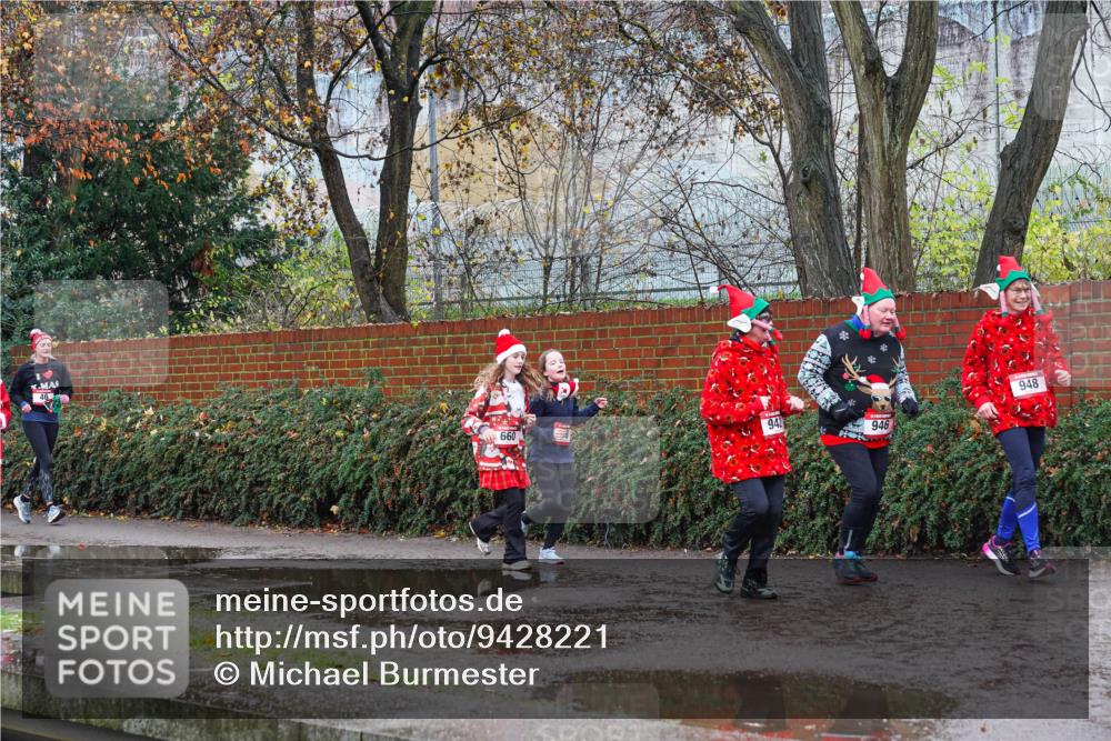 07.12.2025 - St. Pauli X-Mass-Run No. 15 Michael Burmester http://msf.ph/oto/9428221 07.12.2025 10:46:43 Laufen 46, 948, 660, 942, 946 meine-sportfotos.de