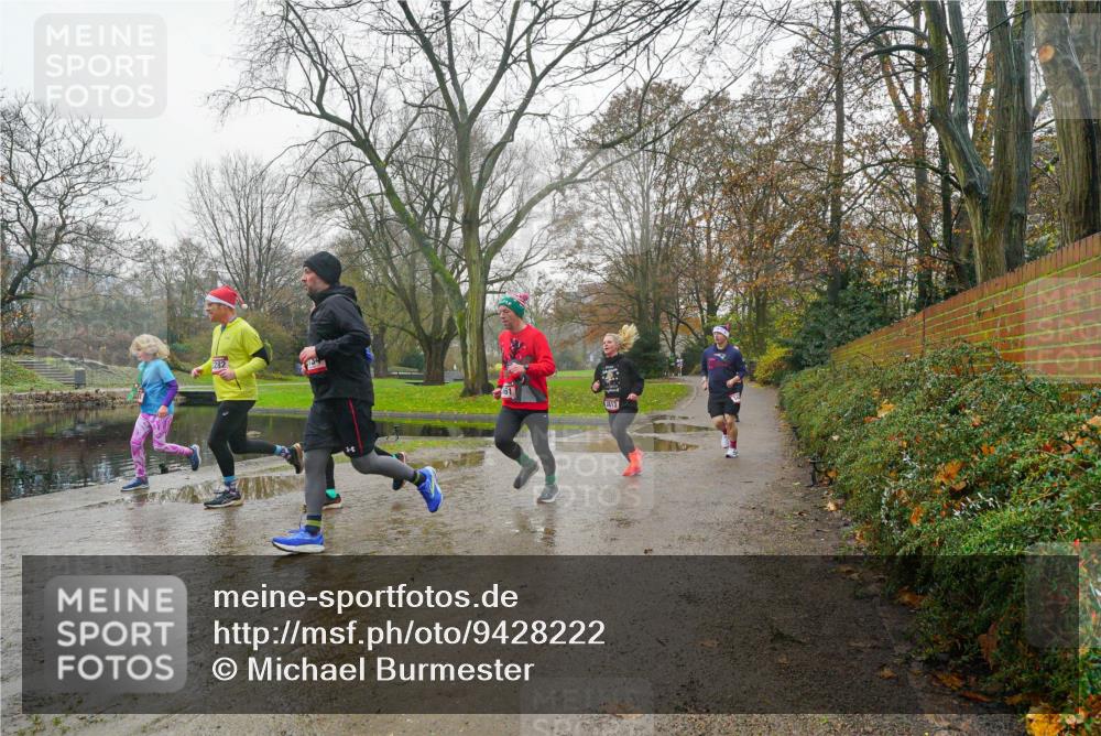 07.12.2025 - St. Pauli X-Mass-Run No. 15 Michael Burmester http://msf.ph/oto/9428222 07.12.2025 11:41:49 Laufen 3813 meine-sportfotos.de