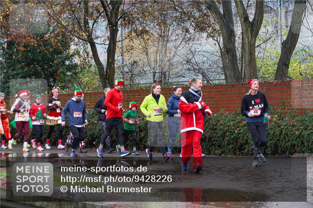 07.12.2025 - St. Pauli X-Mass-Run No. 15 Michael Burmester http://msf.ph/oto/9428226 07.12.2025 10:46:48 Laufen 4794, 480, 1703, 175, 46 meine-sportfotos.de