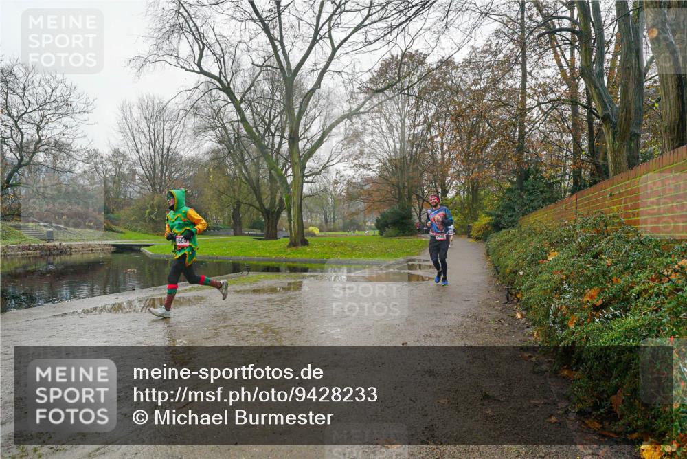 07.12.2025 - St. Pauli X-Mass-Run No. 15 Michael Burmester http://msf.ph/oto/9428233 07.12.2025 11:41:59 Laufen 1665, 2940 meine-sportfotos.de