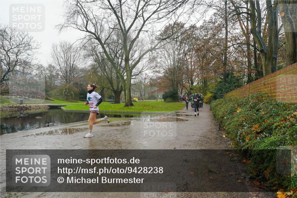 07.12.2025 - St. Pauli X-Mass-Run No. 15 Michael Burmester http://msf.ph/oto/9428238 07.12.2025 11:42:05 Laufen 4733 meine-sportfotos.de