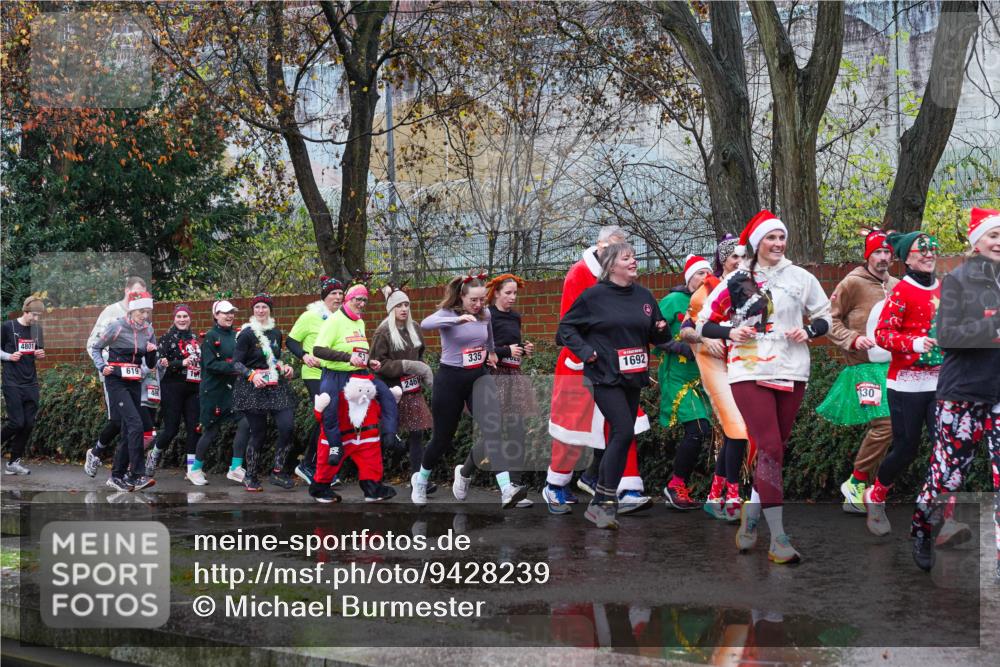 07.12.2025 - St. Pauli X-Mass-Run No. 15 Michael Burmester http://msf.ph/oto/9428239 07.12.2025 10:46:53 Laufen 4801, 619, 49, 19, 246, 335, 1692, 30 meine-sportfotos.de