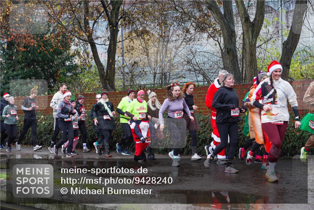 07.12.2025 - St. Pauli X-Mass-Run No. 15 Michael Burmester http://msf.ph/oto/9428240 07.12.2025 10:46:54 Laufen 4813, 4801, 496, 53, 335, 1692, 330 meine-sportfotos.de