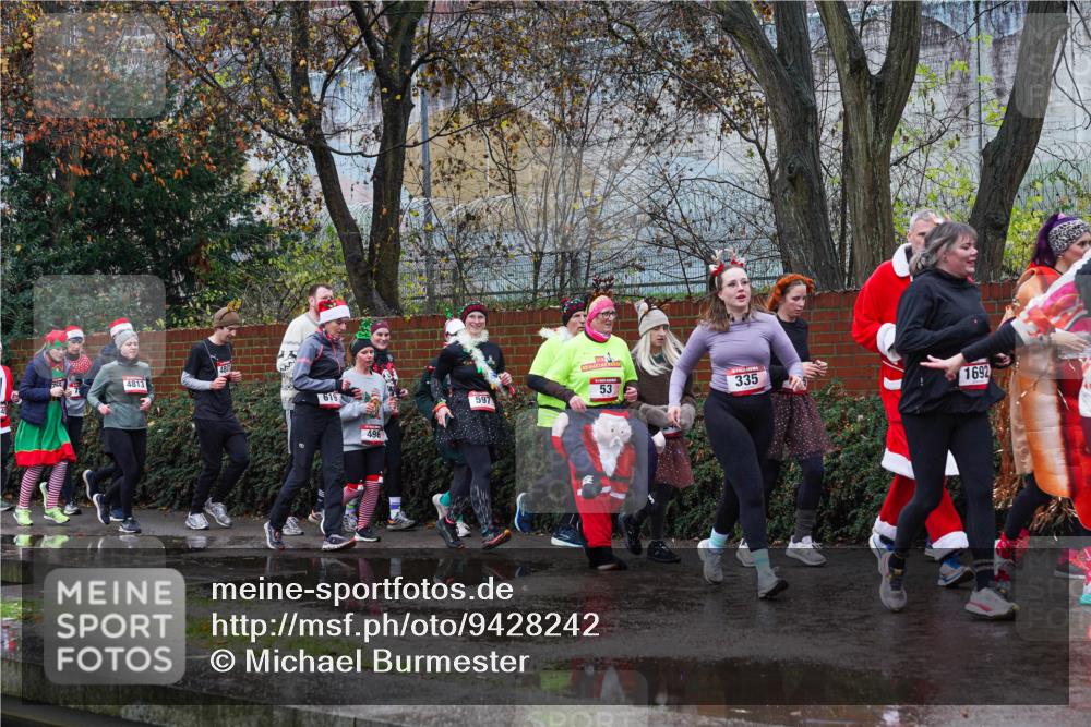 07.12.2025 - St. Pauli X-Mass-Run No. 15 Michael Burmester http://msf.ph/oto/9428242 07.12.2025 10:46:54 Laufen 4813, 619, 496, 53, 335, 597, 1692 meine-sportfotos.de