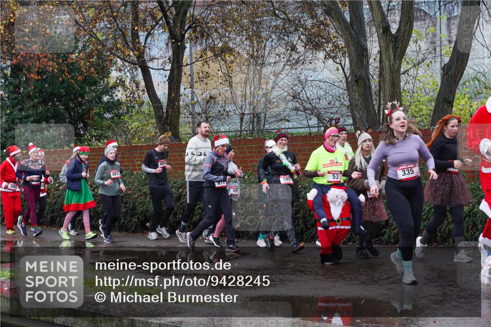 07.12.2025 - St. Pauli X-Mass-Run No. 15 Michael Burmester http://msf.ph/oto/9428245 07.12.2025 10:46:55 Laufen 266, 4813, 4801, 019, 597, 53, 335, 496 meine-sportfotos.de