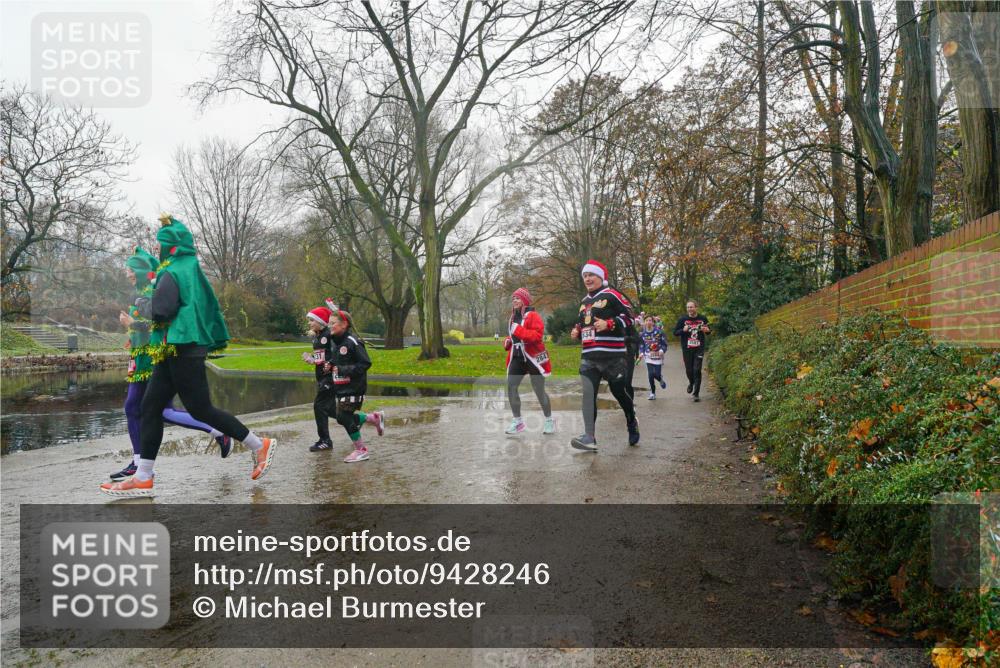 07.12.2025 - St. Pauli X-Mass-Run No. 15 Michael Burmester http://msf.ph/oto/9428246 07.12.2025 11:42:12 Laufen 31, 834, 3587 meine-sportfotos.de