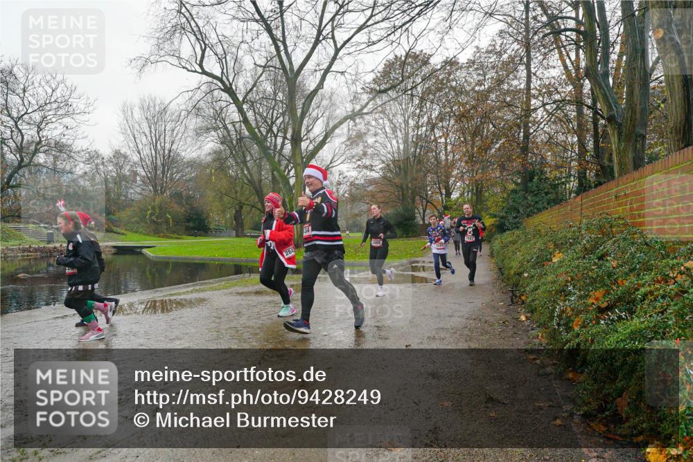 07.12.2025 - St. Pauli X-Mass-Run No. 15 Michael Burmester http://msf.ph/oto/9428249 07.12.2025 11:42:13 Laufen 284, 3587 meine-sportfotos.de
