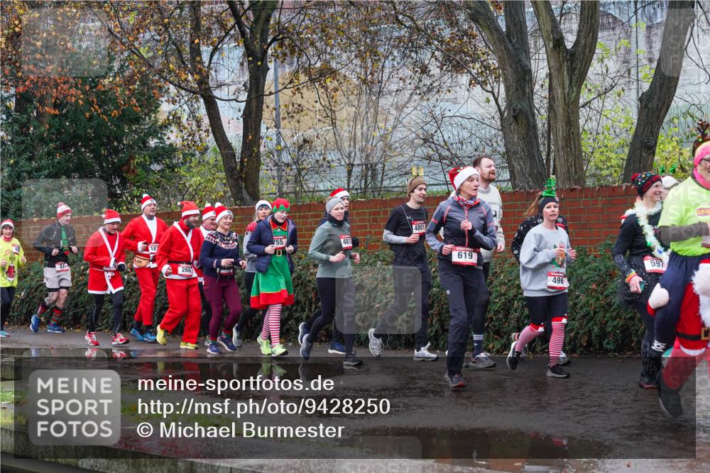 07.12.2025 - St. Pauli X-Mass-Run No. 15 Michael Burmester http://msf.ph/oto/9428250 07.12.2025 10:46:57 Laufen 187, 755, 481, 266, 4801, 619, 496, 59 meine-sportfotos.de