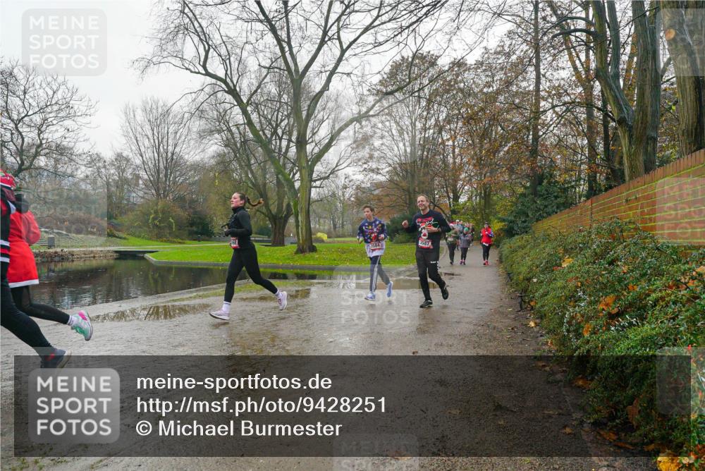 07.12.2025 - St. Pauli X-Mass-Run No. 15 Michael Burmester http://msf.ph/oto/9428251 07.12.2025 11:42:14 Laufen 3584, 3587 meine-sportfotos.de
