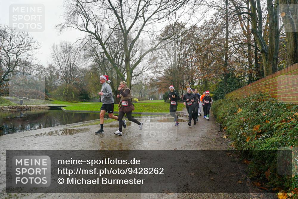 07.12.2025 - St. Pauli X-Mass-Run No. 15 Michael Burmester http://msf.ph/oto/9428262 07.12.2025 11:42:23 Laufen 1444, 795, 778 meine-sportfotos.de