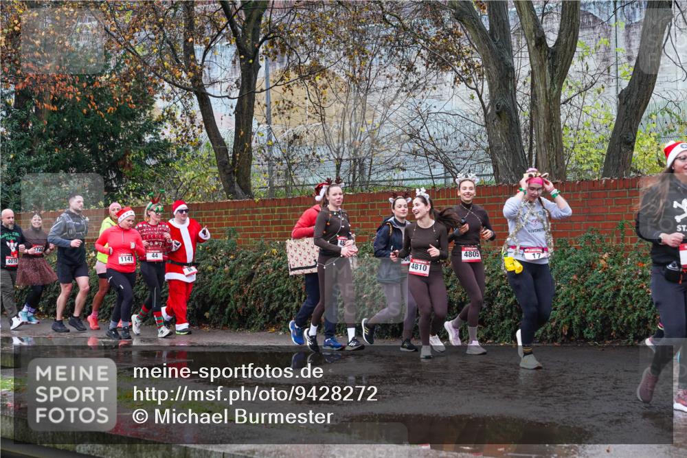 07.12.2025 - St. Pauli X-Mass-Run No. 15 Michael Burmester http://msf.ph/oto/9428272 07.12.2025 10:47:04 Laufen 4010, 740, 1141, 44, 06, 4810, 4805, 17 meine-sportfotos.de