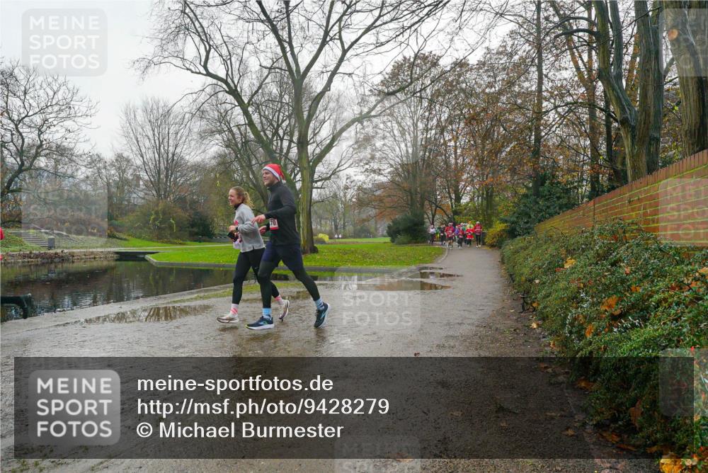07.12.2025 - St. Pauli X-Mass-Run No. 15 Michael Burmester http://msf.ph/oto/9428279 07.12.2025 11:42:28 Laufen 70 meine-sportfotos.de