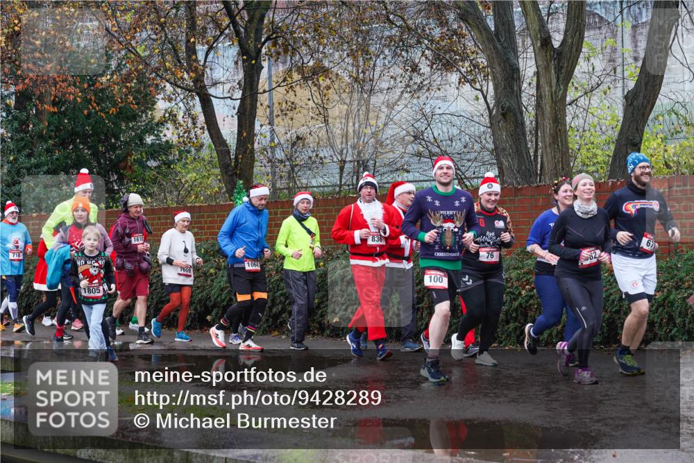 07.12.2025 - St. Pauli X-Mass-Run No. 15 Michael Burmester http://msf.ph/oto/9428289 07.12.2025 10:47:11 Laufen 718, 1805, 1610, 1609, 1064, 836, 76, 2, 100, 67 meine-sportfotos.de