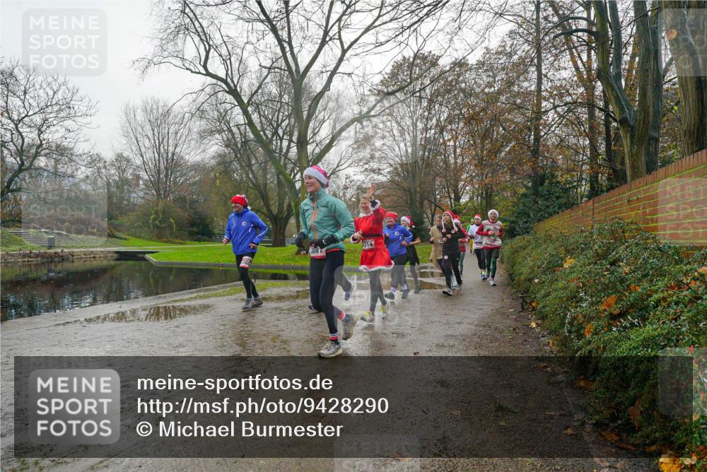 07.12.2025 - St. Pauli X-Mass-Run No. 15 Michael Burmester http://msf.ph/oto/9428290 07.12.2025 11:42:40 Laufen 308, 314 meine-sportfotos.de