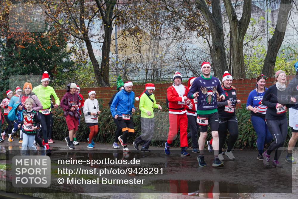 07.12.2025 - St. Pauli X-Mass-Run No. 15 Michael Burmester http://msf.ph/oto/9428291 07.12.2025 10:47:12 Laufen 1805, 1066, 610, 1609, 1064, 88, 76, 100, 682 meine-sportfotos.de